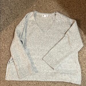 Relic Light Gray V-Neck Sweater